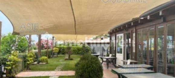 5 rooms Commercial property in Viareggio, Italy No. 270794 2