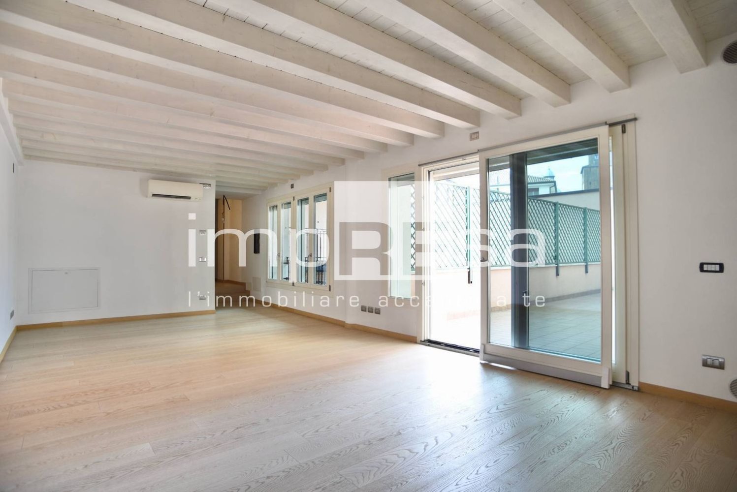 6-Zimmer Doppelhaus in Treviso, Italy, Nr. 278423