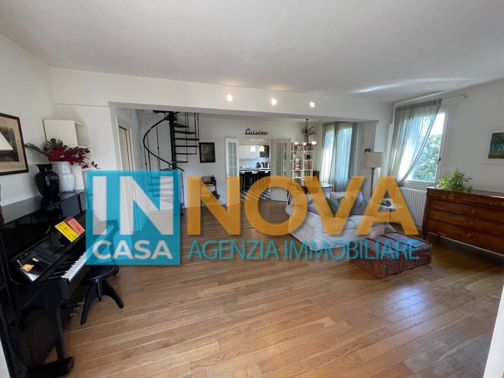 6 غرف نوم فيلا في Mogliano Veneto, Italy رقم 58779