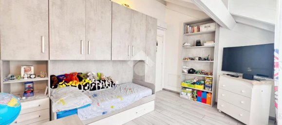 2 bedrooms Apartment in Seregno, Italy No. 298396 9