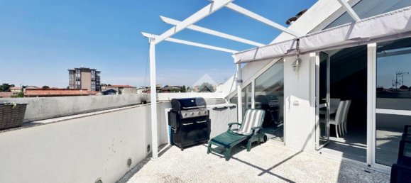 2 bedrooms Apartment in Seregno, Italy No. 298396 2