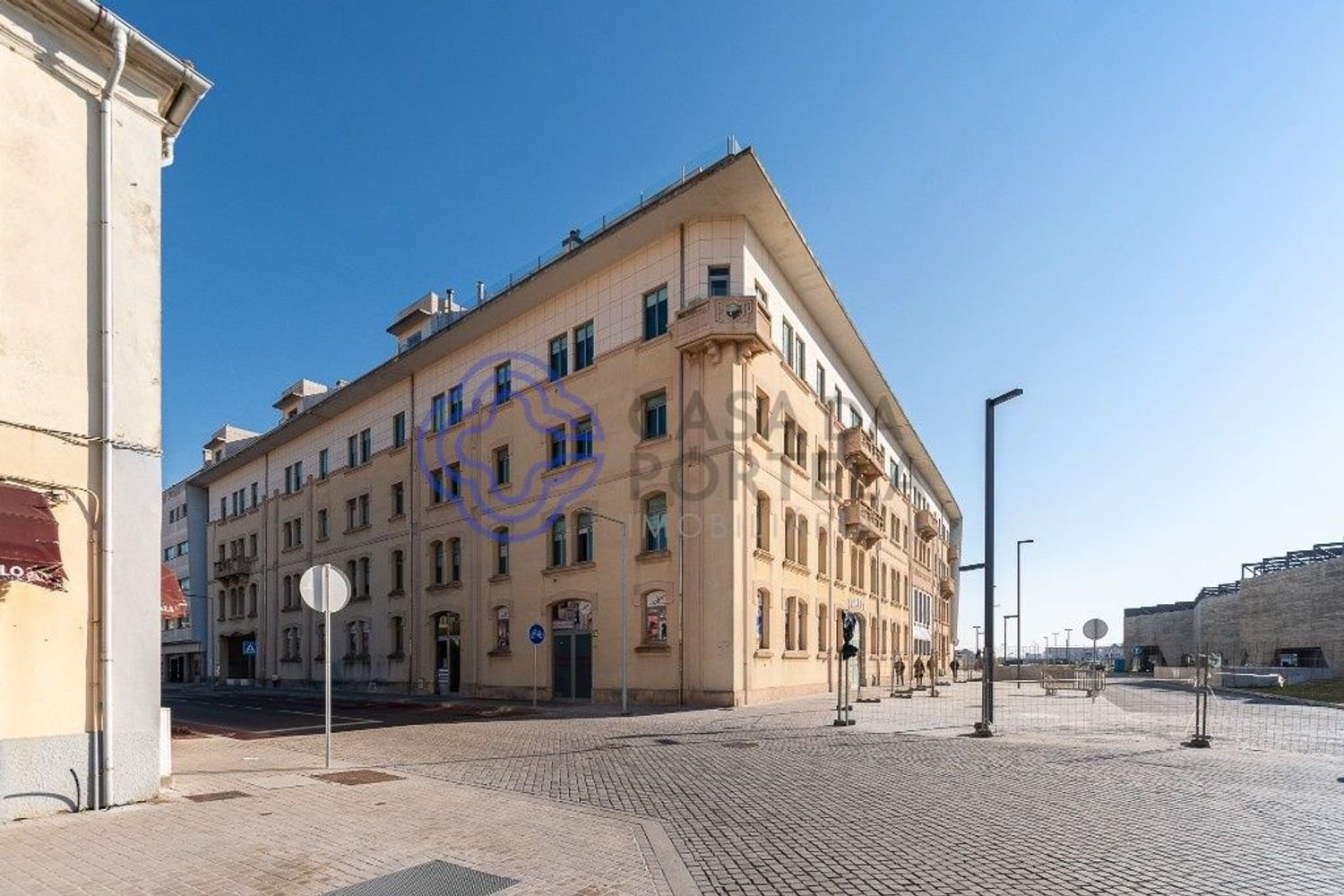 4 bedrooms Apartment in Espinho, Portugal No. 90870