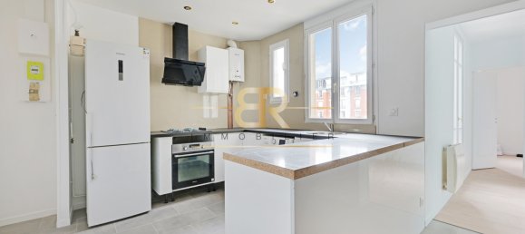 2 bedrooms Apartment in Aubervilliers, France No. 184839 2