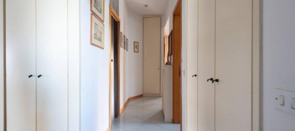 7 rooms Penthouse in Naples, Italy No. 18699 32