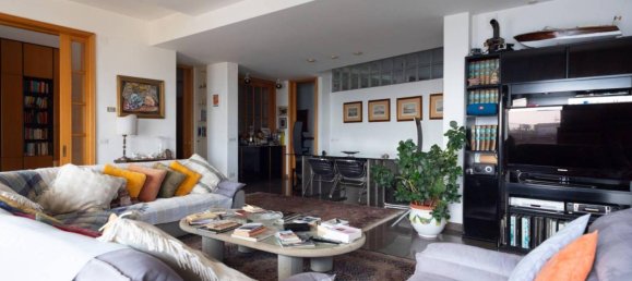 7 rooms Penthouse in Naples, Italy No. 18699 21