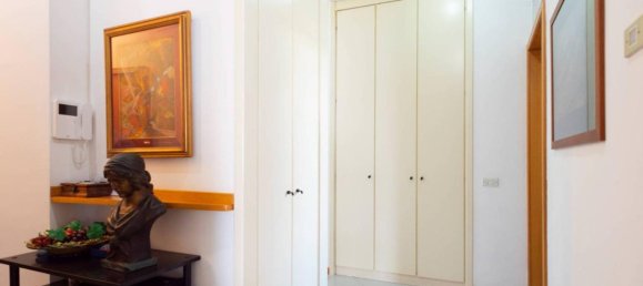 7 rooms Penthouse in Naples, Italy No. 18699 5