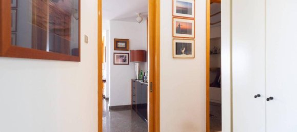 7 rooms Penthouse in Naples, Italy No. 18699 4