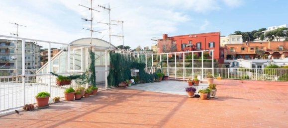 7 rooms Penthouse in Naples, Italy No. 18699 10