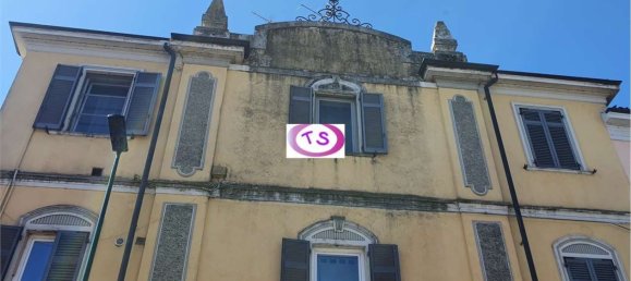 3 rooms Apartment in Casale Monferrato, Italy No. 171740 2