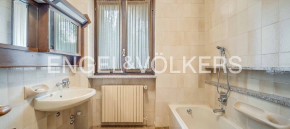 15 rooms Villa in Varese, Italy No. 132366 28