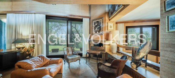 15 rooms Villa in Varese, Italy No. 132366 2