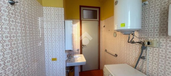 5 rooms Apartment in Parma, Italy No. 161939 31