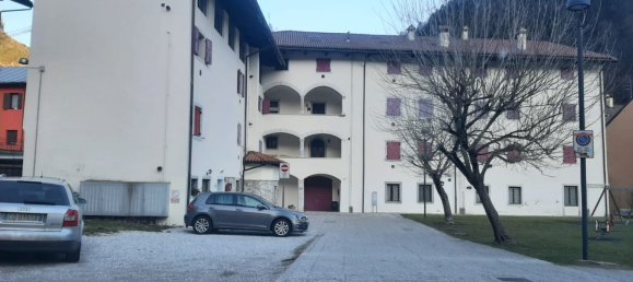 7-salle Appartement à Udine, Italy No. 297199 2