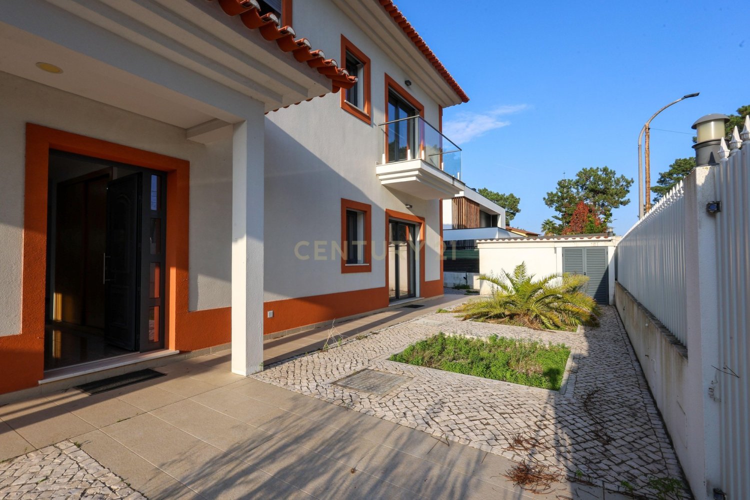 10 bedrooms Villa in Corroios, Portugal No. 122487