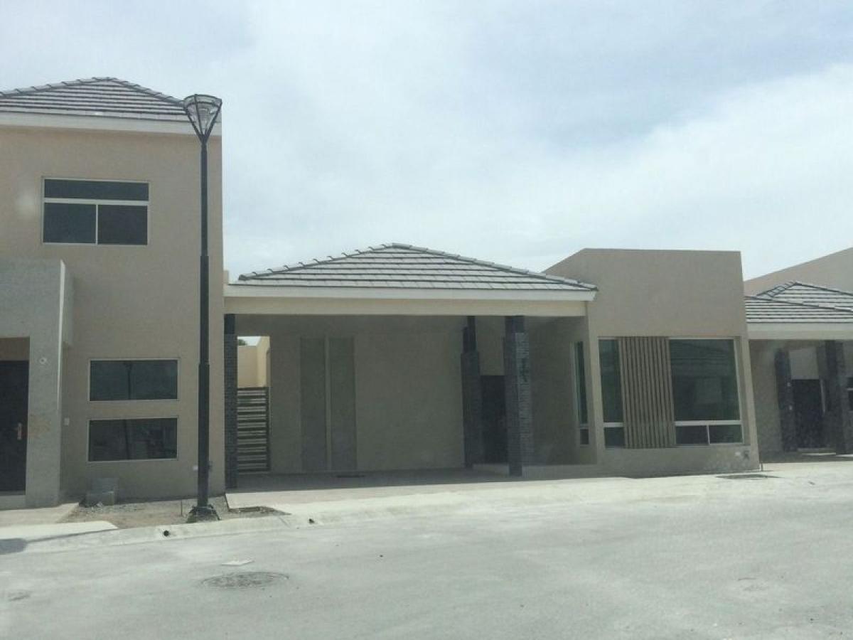 2 bedrooms House in Playa Vicente, Mexico No. 186444