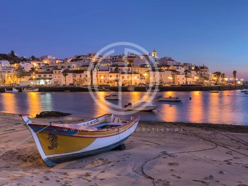  Land in Ferragudo, Portugal No. 259453