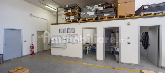 700m² Warehouse in Turin, Italy No. 53927 11