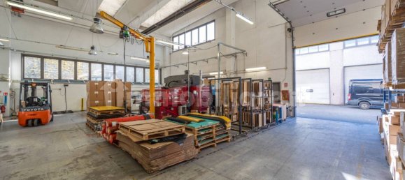 700m² Warehouse in Turin, Italy No. 53927 13