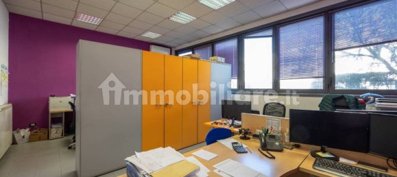 700m² Warehouse in Turin, Italy No. 53927 8