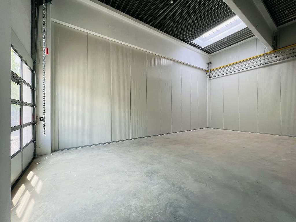 111m² Warehouse in Navis, Austria No. 115904
