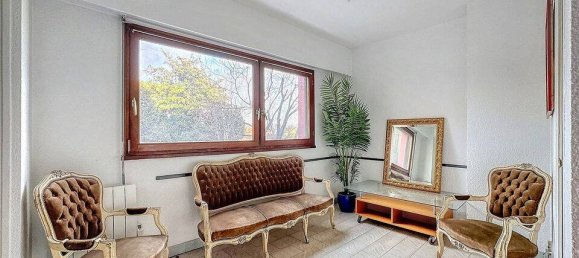 Bureau à Aubenas, France 30m² No. 193131 2