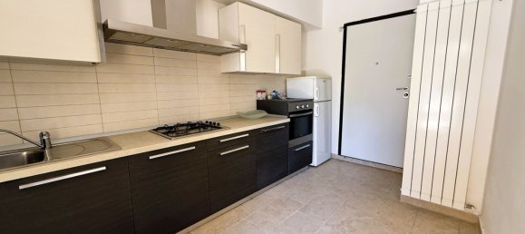 4 rooms House in Prato, Italy No. 286188 2