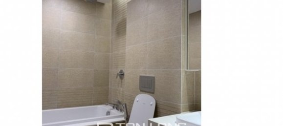 3 bedrooms Apartment in Ba Dinh, Vietnam No. 1242 5