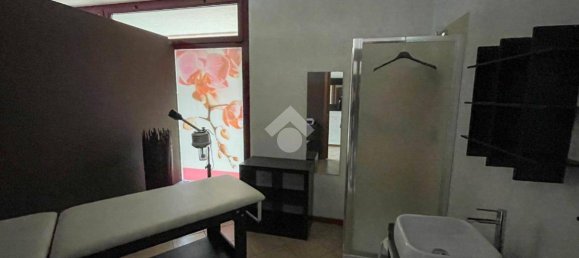 Propiedad comercial de 3 habitaciónes en Pescate, Italy No. 66194 4