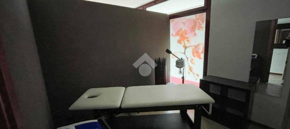 Propiedad comercial de 3 habitaciónes en Pescate, Italy No. 66194 13