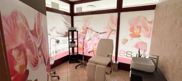 Propiedad comercial de 3 habitaciónes en Pescate, Italy No. 66194 3