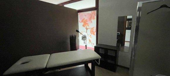 Propiedad comercial de 3 habitaciónes en Pescate, Italy No. 66194 14