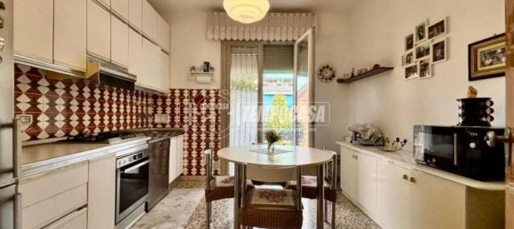 3 bedrooms Apartment in Reggio Emilia, Italy No. 358288 3