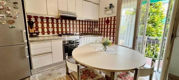 3 bedrooms Apartment in Reggio Emilia, Italy No. 358288 2