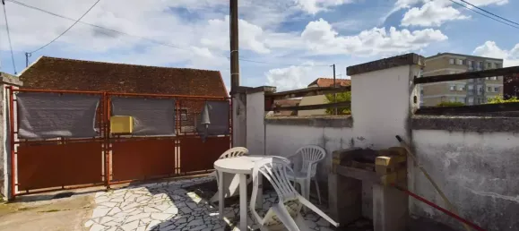 Apartamento de 2 habitaciónes en Troyes, France No. 62993 4