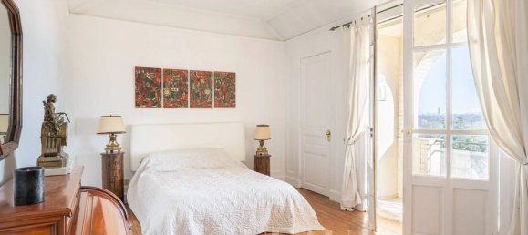 5 bedrooms Villa in Saint-Cloud, France No. 129392 14