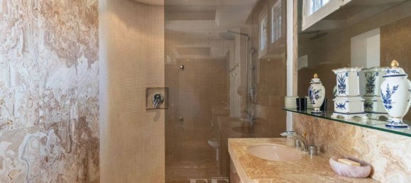 5 bedrooms Villa in Saint-Cloud, France No. 129392 13