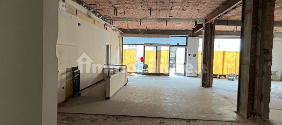 3 rooms Commercial property in Reggio Emilia, Italy No. 149159 5