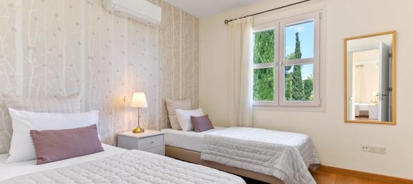 3 bedrooms Villa in Paphos, Cyprus No. 19015 9