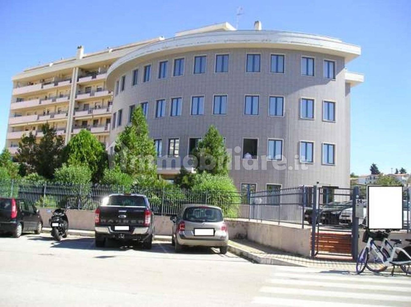 Офис с 3 комнатами в Пескара, Италия № 101797