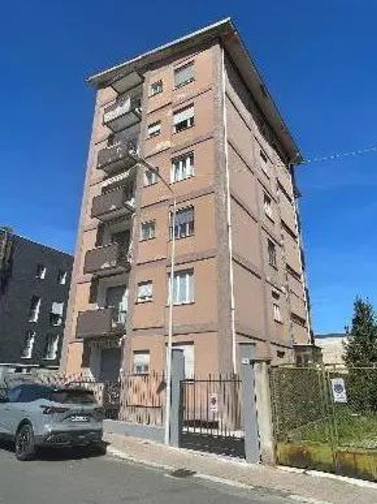 Квартира с 4 комнатами в Виджевано, Италия № 213143