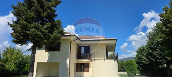 4 bedrooms Villa in Sulmona, Italy No. 346945 2