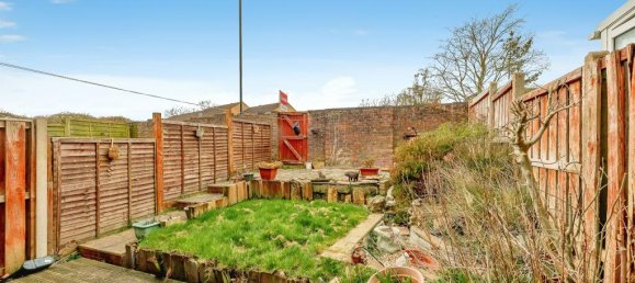 3 bedrooms House in Crawley, United Kingdom No. 6277 12