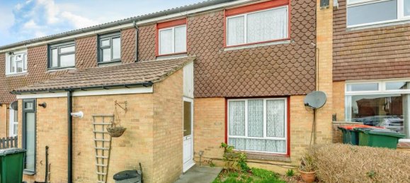 3 bedrooms House in Crawley, United Kingdom No. 6277 13