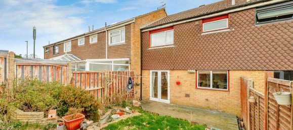 3 bedrooms House in Crawley, United Kingdom No. 6277 11