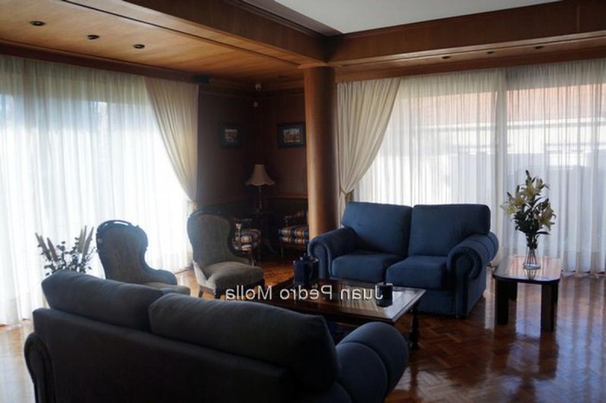 3 bedrooms House in Montevideo, Uruguay No. 12721