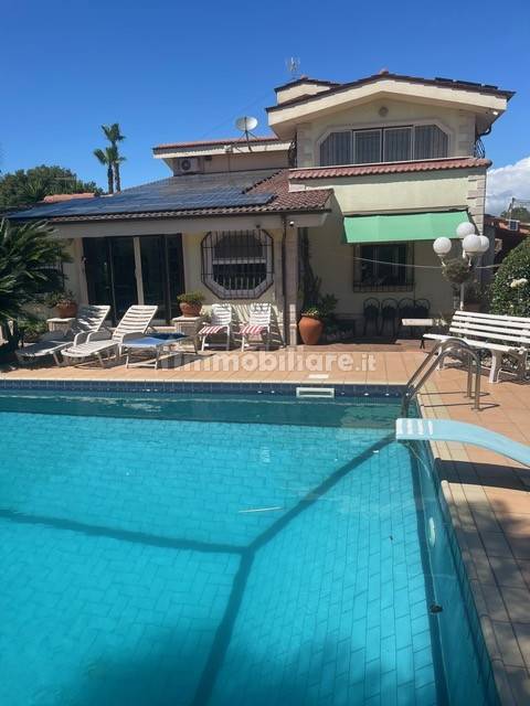 7 bedrooms Villa in Nettuno, Italy No. 50155