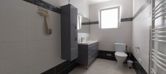 6 bedrooms House in Chartres, France No. 265005 4