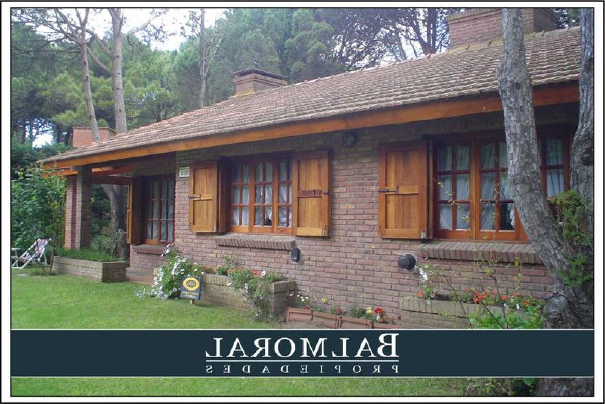 3 bedrooms House in Mar del Plata, Argentina No. 67378