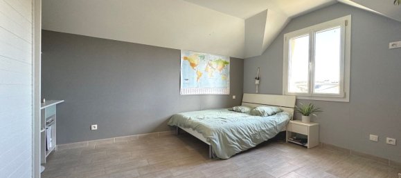 6 bedrooms House in Escoville, France No. 195861 12