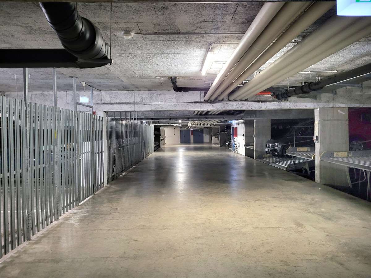  موقف سيارات في Dresden, Germany 19متر مربع رقم 323272